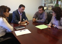 El alcalde de Peñíscola recibe la propuesta del centro de FP de Benicarló de colaborar en la formación dual