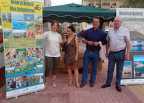  "Columbretes al teu abast" la campaña de promoción de este entorno natural llena el Paseo Marítimo de Peñíscola