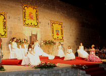 Peñíscola corona a Alba Castell Reina de sus Fiestas Patronales