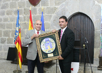 Peñíscola recibe el Premio Cavanilles de Turismo que otorga la Asociación Valenciana de Periodistas y Escritores de Turismo