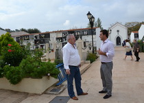 La Brigada de Obras del Ayuntamiento de Peñíscola prepara el Cementerio Municipal para Todos los Santos