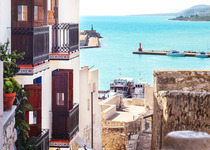 Peñíscola espera un puente de mayo al completo