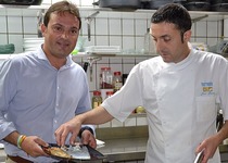 Las Jornadas Gastronómicas caragol punxent y langostino suman 400 menús servidos en su primera semana