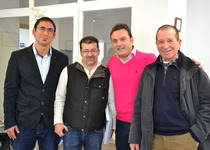 El alcalde recibe a la recién constituida Asociación Musical Papa Luna para agradecer y felicitar su tarea e implicación en la promoción de la música tradicional en la localidad.