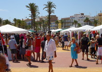 Peñíscola cierra el fin de semana con la Fira de Botigues al Carrer